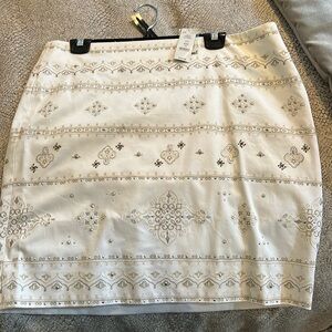 White House Black Market lined and beaded size 14 skirt new with tags.